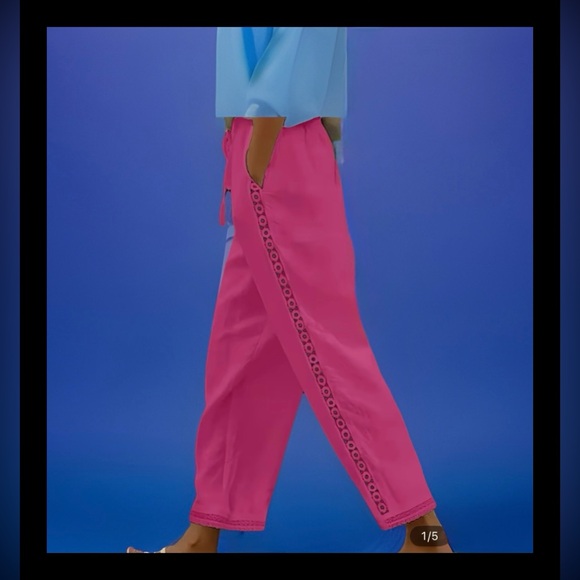 Mint Julep Boutique Pants - Cherry Pink Cropped Pants | Lace Detail | Elastic Waist & Pockets | M | NWT